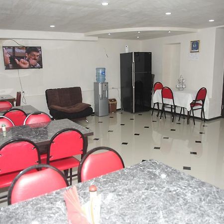 Guest House Nona Kutaisi Bagian luar foto