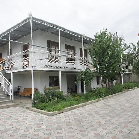 Guest House Nona Kutaisi Bagian luar foto