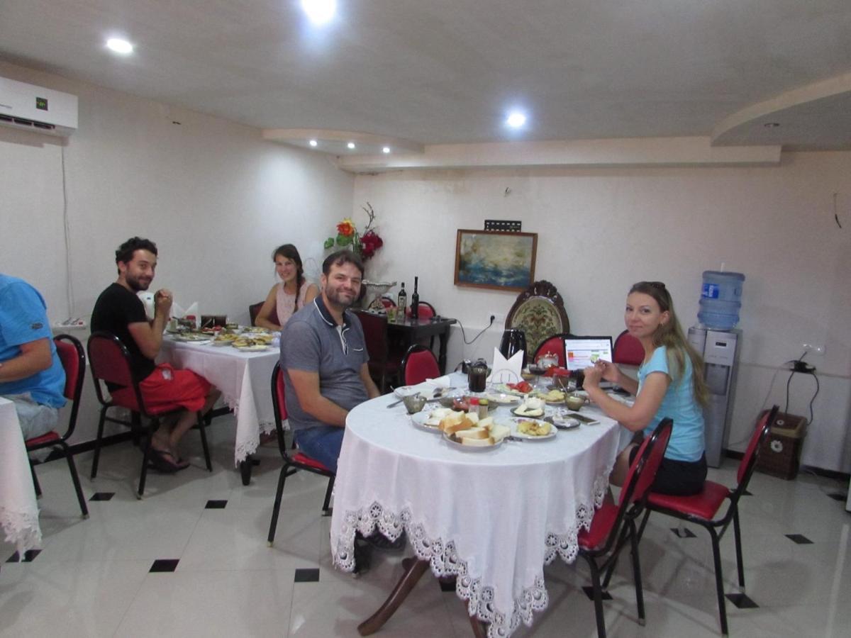 Guest House Nona Kutaisi Bagian luar foto