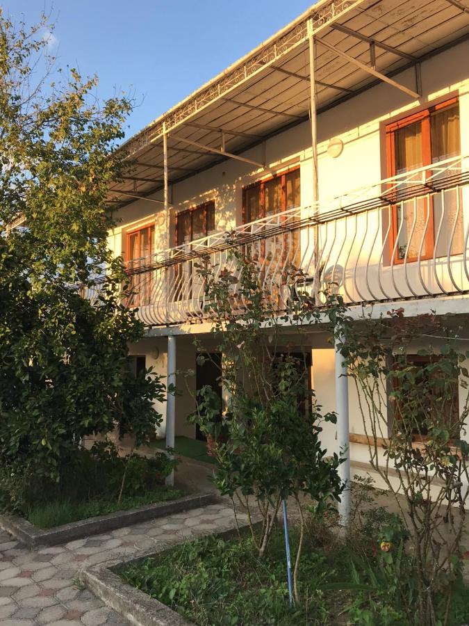 Guest House Nona Kutaisi Bagian luar foto