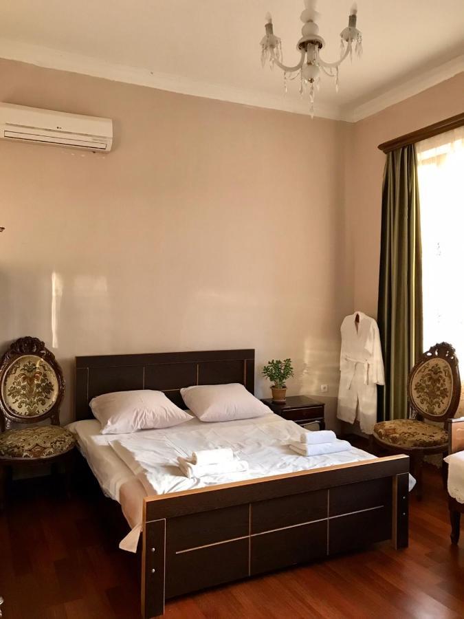 Guest House Nona Kutaisi Bagian luar foto