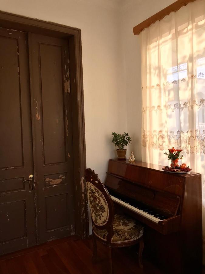 Guest House Nona Kutaisi Bagian luar foto