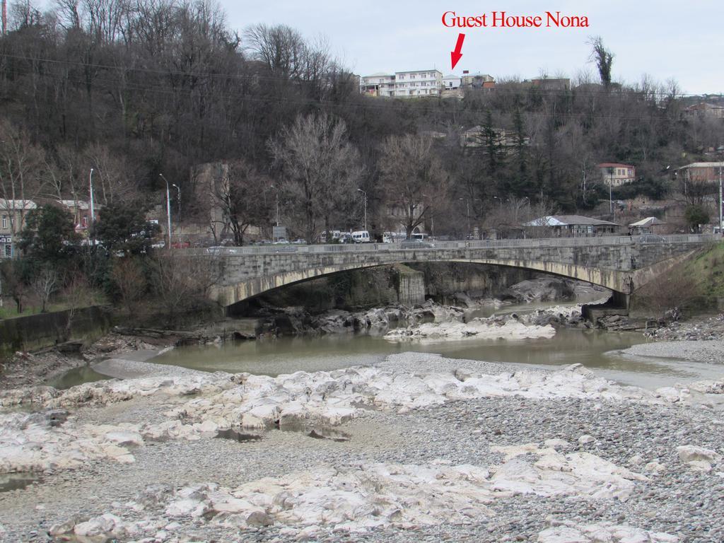 Guest House Nona Kutaisi Bagian luar foto