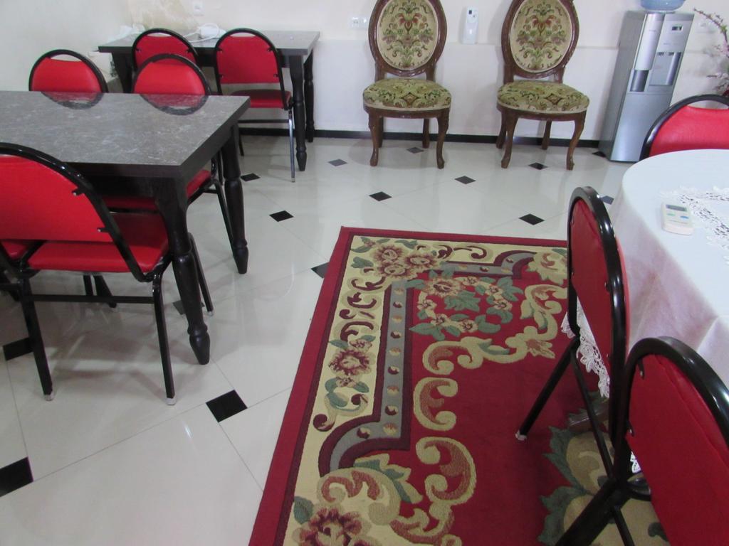 Guest House Nona Kutaisi Bagian luar foto