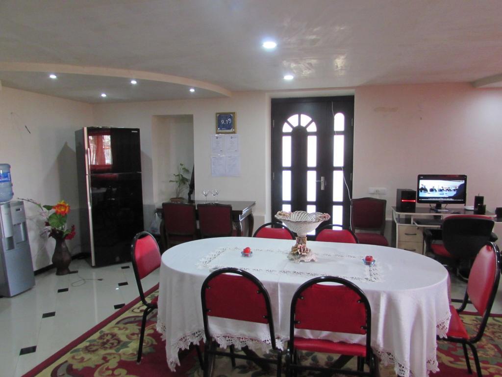 Guest House Nona Kutaisi Bagian luar foto