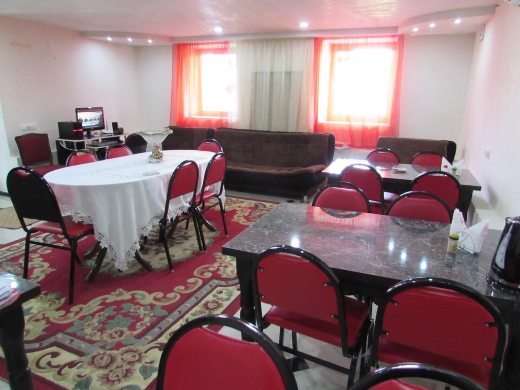 Guest House Nona Kutaisi Bagian luar foto
