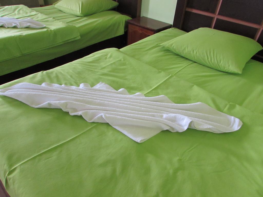 Guest House Nona Kutaisi Bagian luar foto