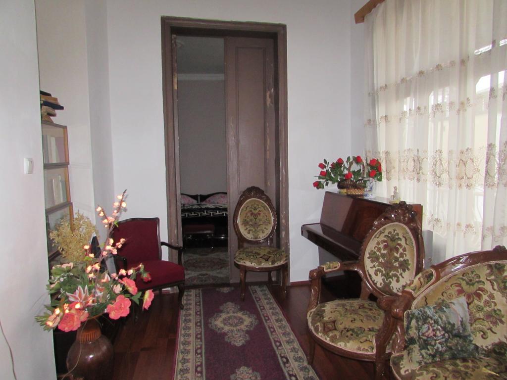 Guest House Nona Kutaisi Ruang foto