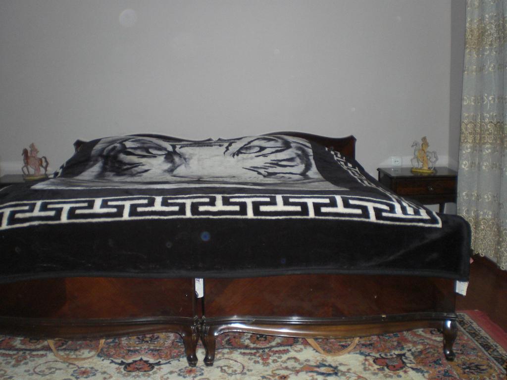 Guest House Nona Kutaisi Ruang foto